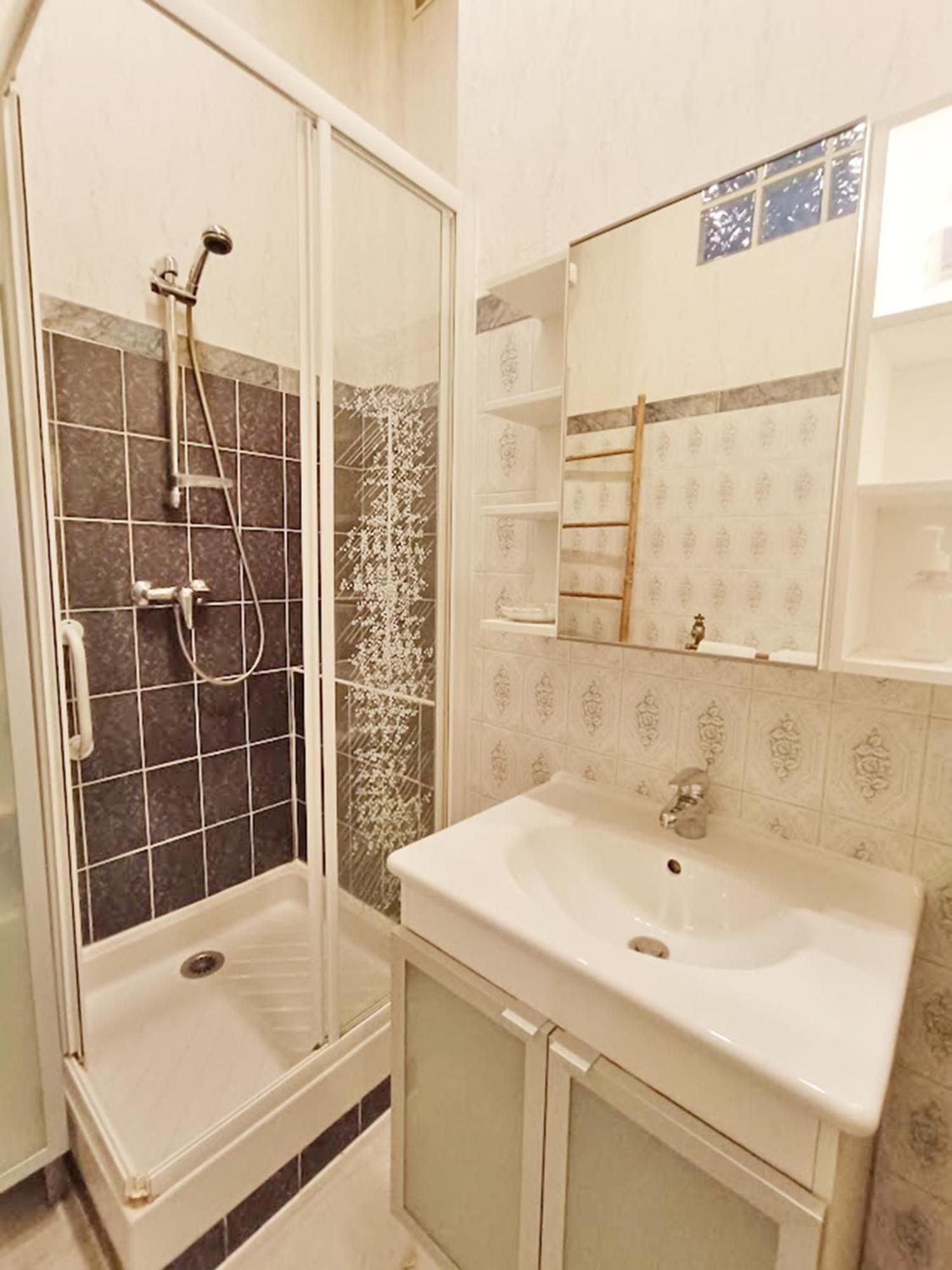 Le Petit Paradis, T3, Wifi, Parking, Veranda Bagneres-de-Luchon Экстерьер фото