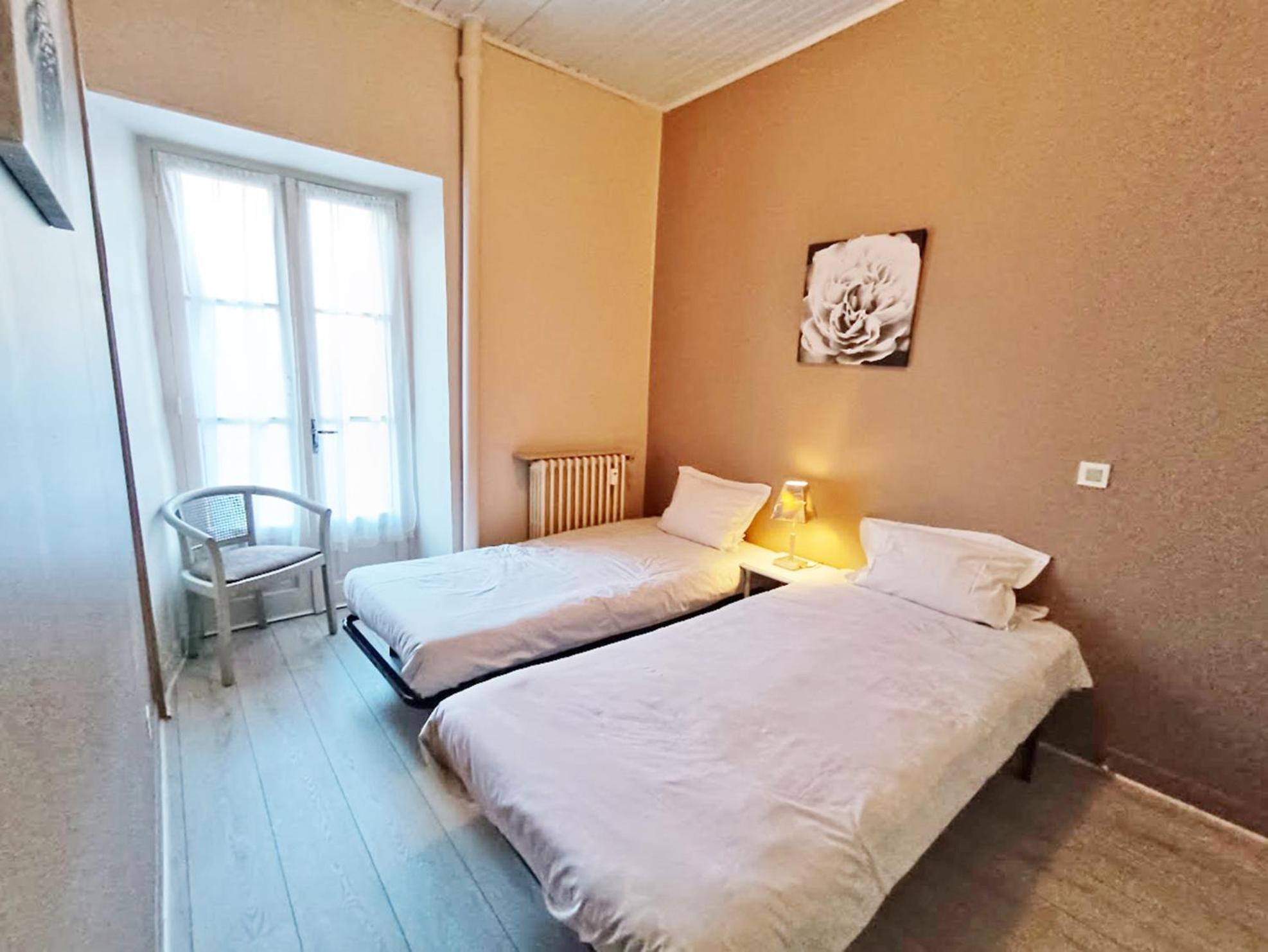 Le Petit Paradis, T3, Wifi, Parking, Veranda Bagneres-de-Luchon Экстерьер фото