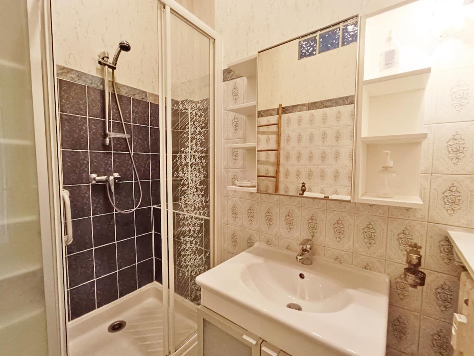 Le Petit Paradis, T3, Wifi, Parking, Veranda Bagneres-de-Luchon Экстерьер фото